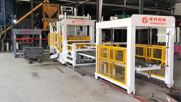 PC磚、透水磚生產(chǎn)現(xiàn)場