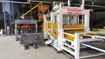 PC磚、透水磚生產(chǎn)現(xiàn)場